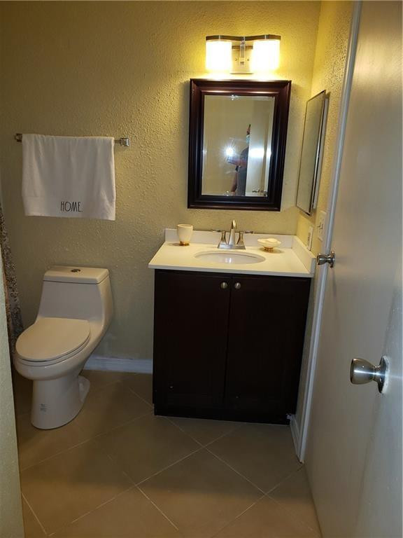 833 RIVERSIDE Drive 824