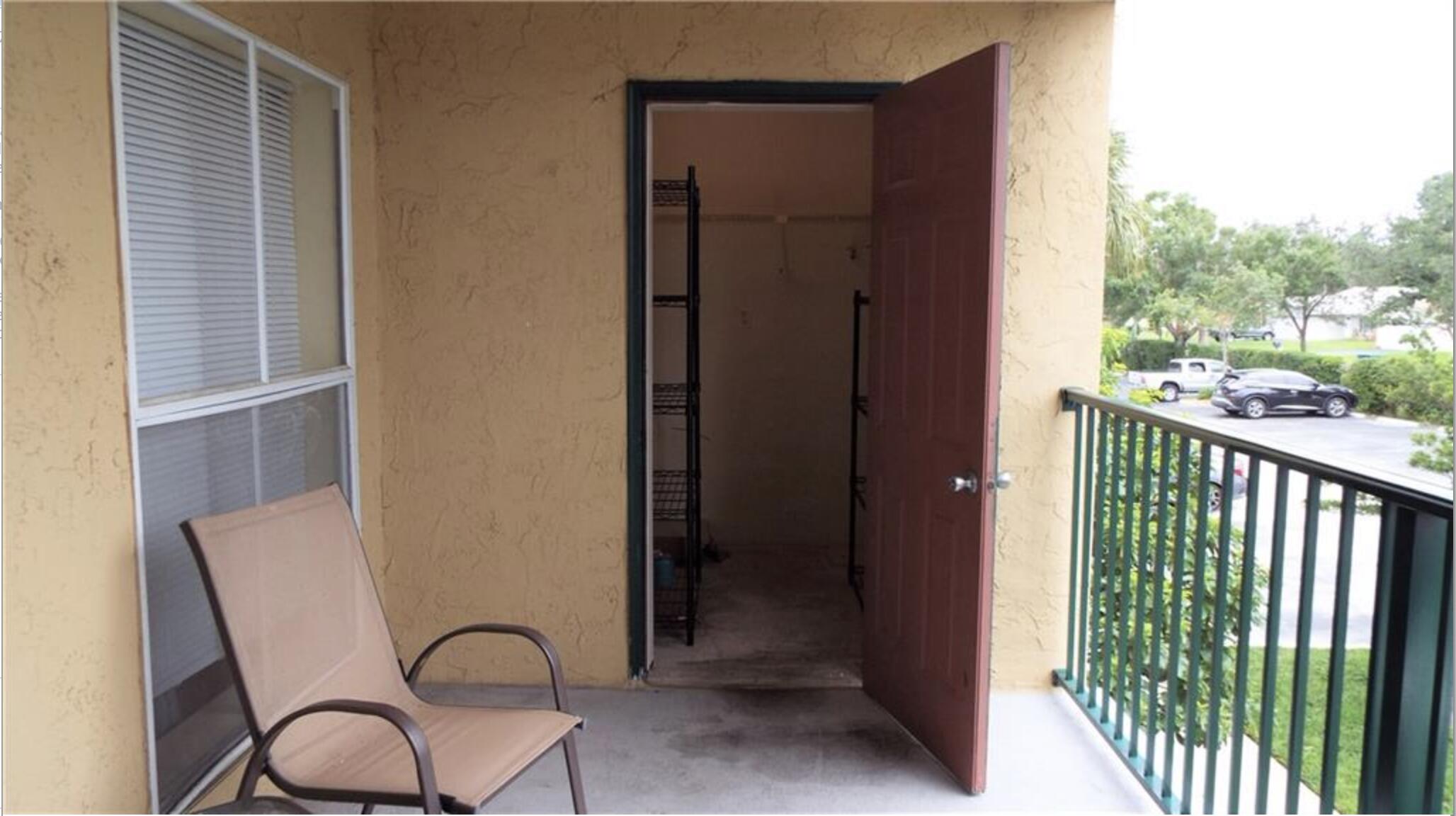 833 RIVERSIDE Drive 824
