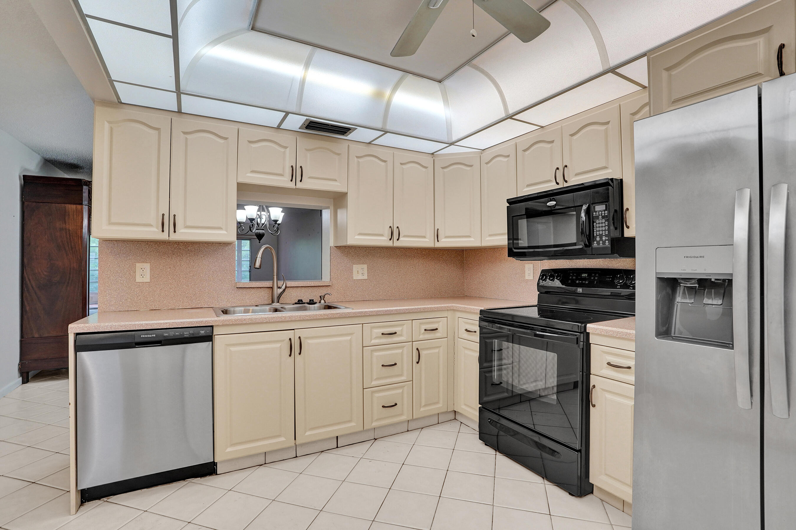 2003 GRANADA Drive K3