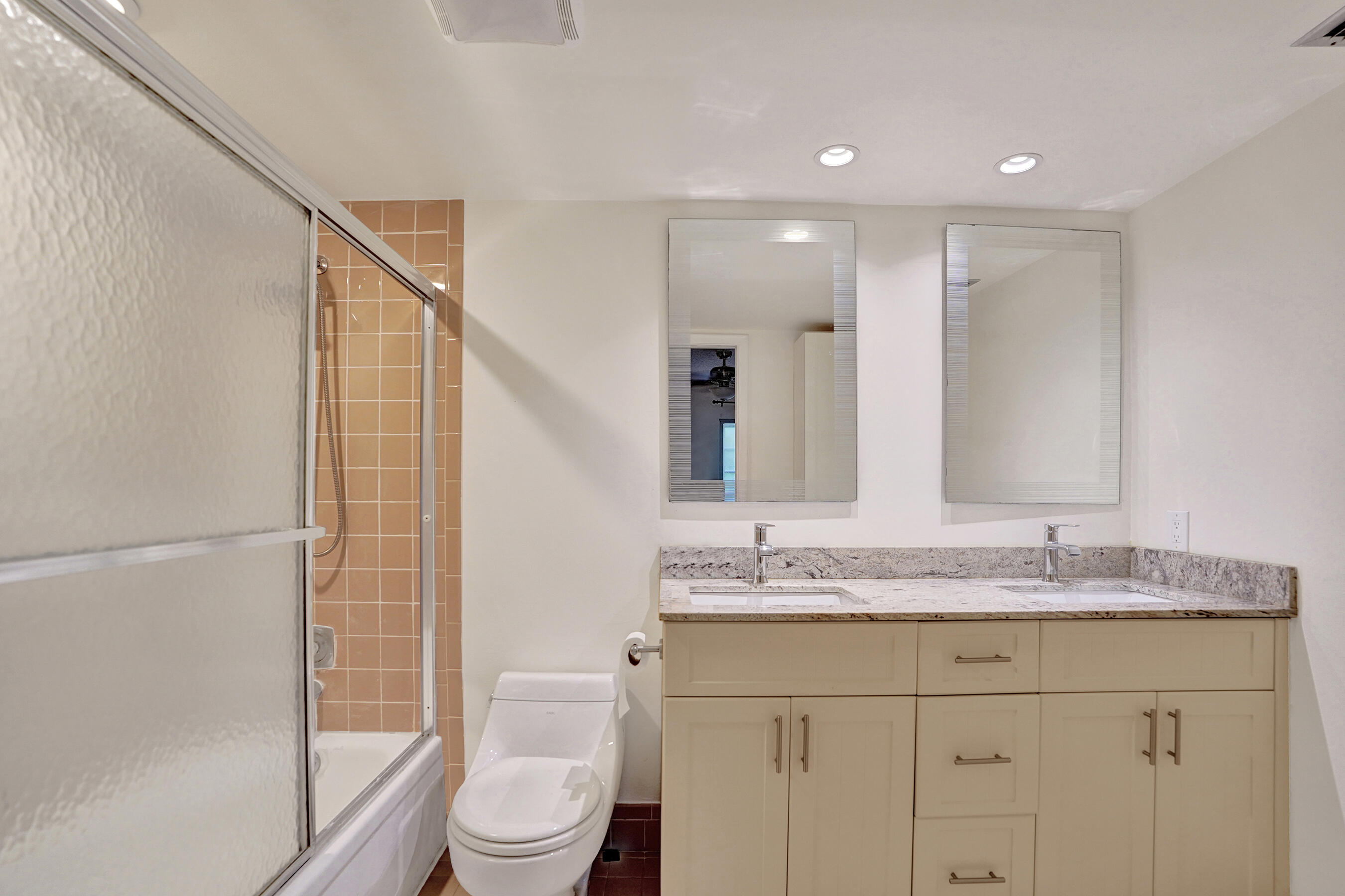 2003 GRANADA Drive K3