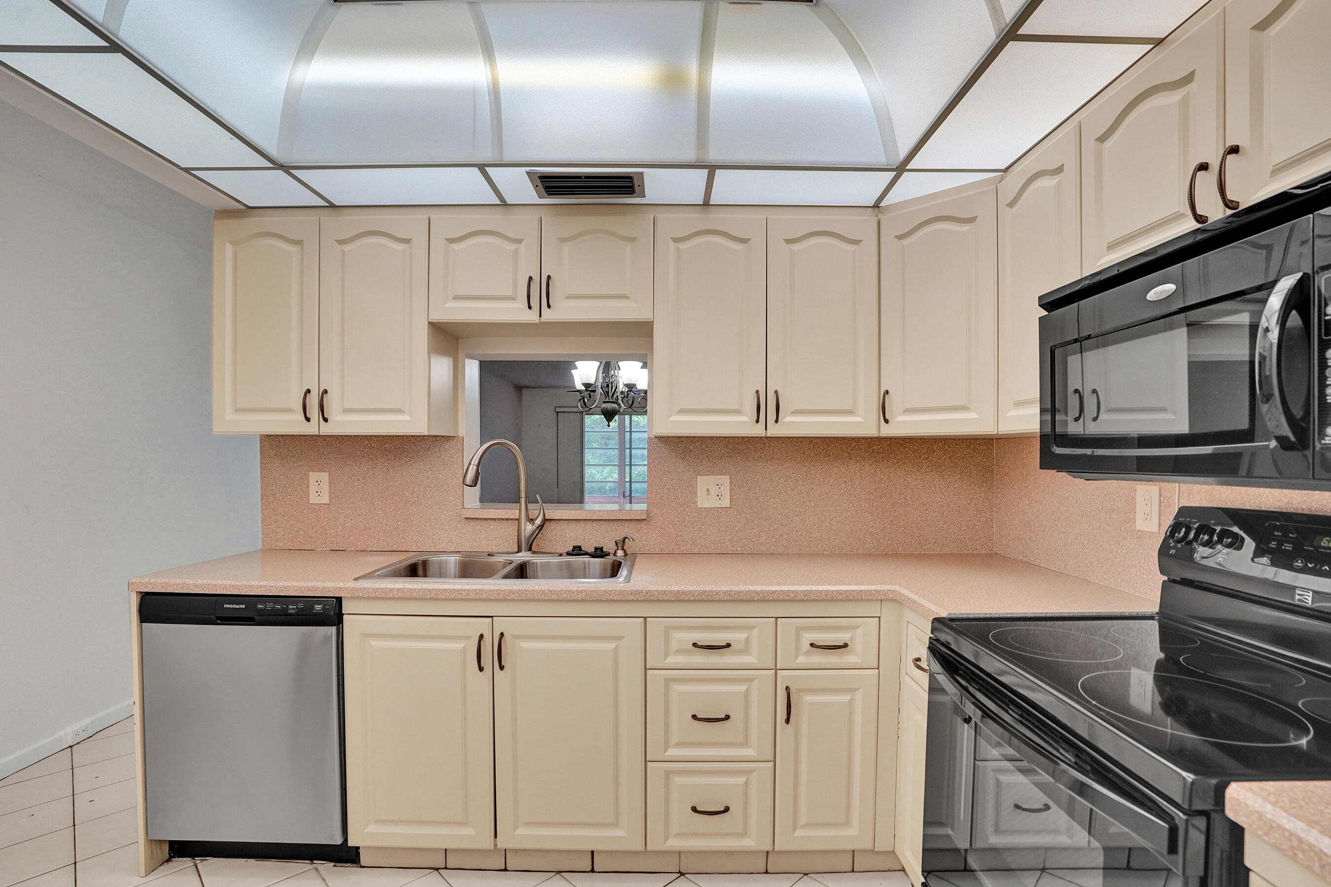 2003 GRANADA Drive K3