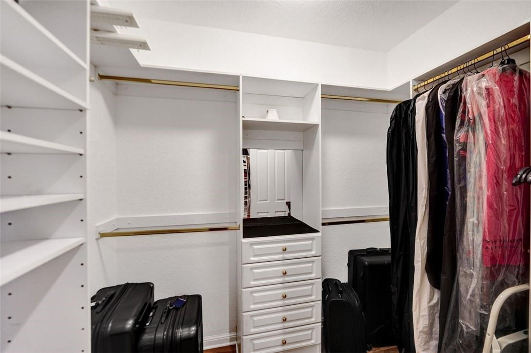 1507 VICTORIA ISLE WY