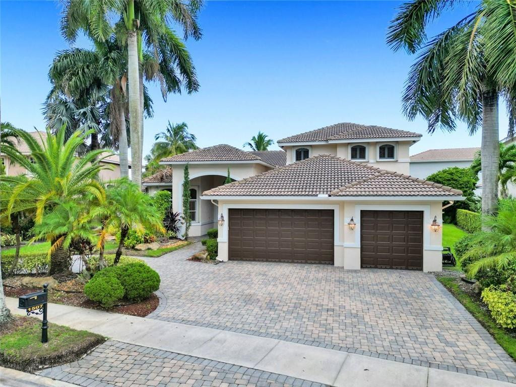 1507 VICTORIA ISLE WY