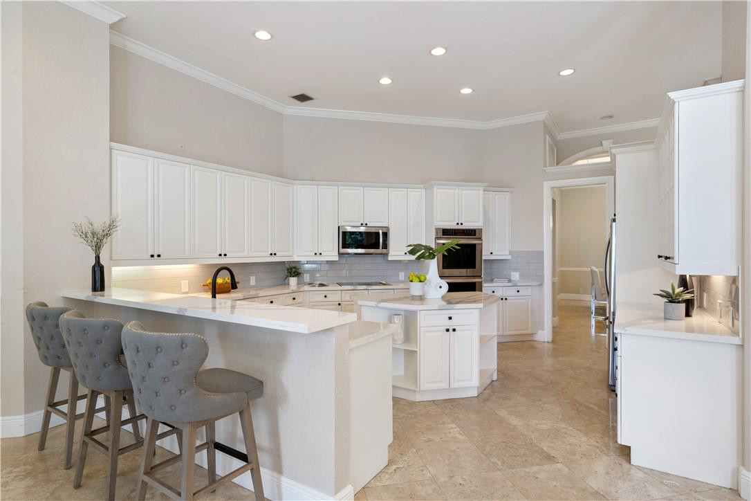 1507 VICTORIA ISLE WY