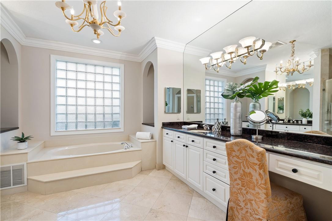 1507 VICTORIA ISLE WY