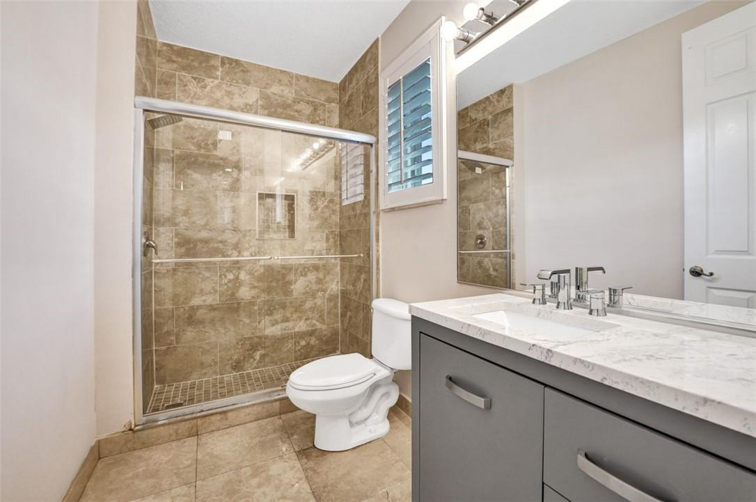 1507 VICTORIA ISLE WY