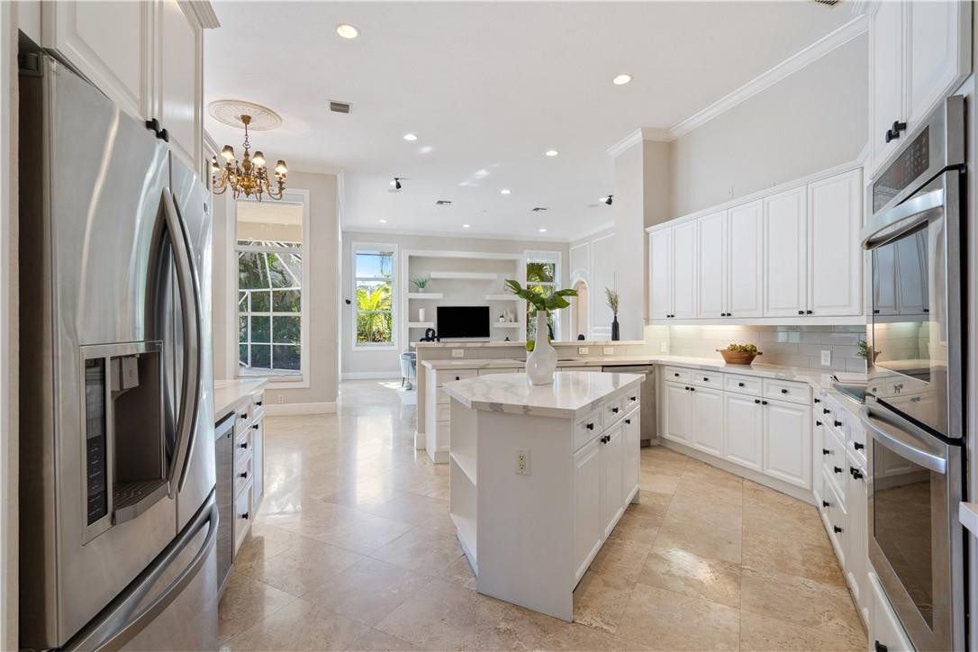 1507 VICTORIA ISLE WY