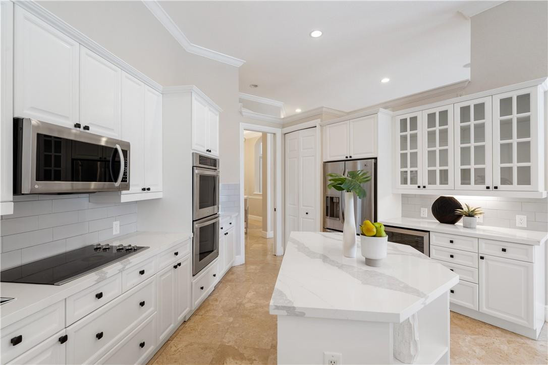 1507 VICTORIA ISLE WY