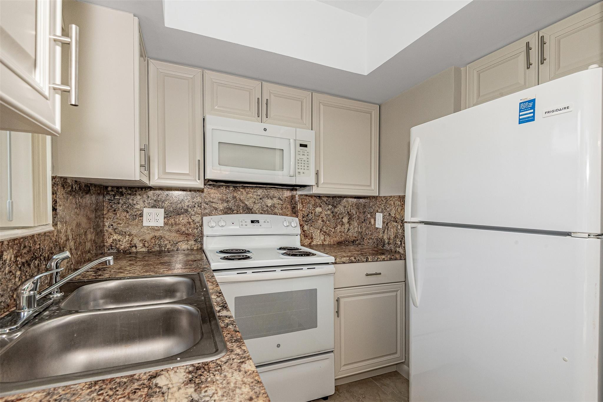 2160 NE 44th St #1-4