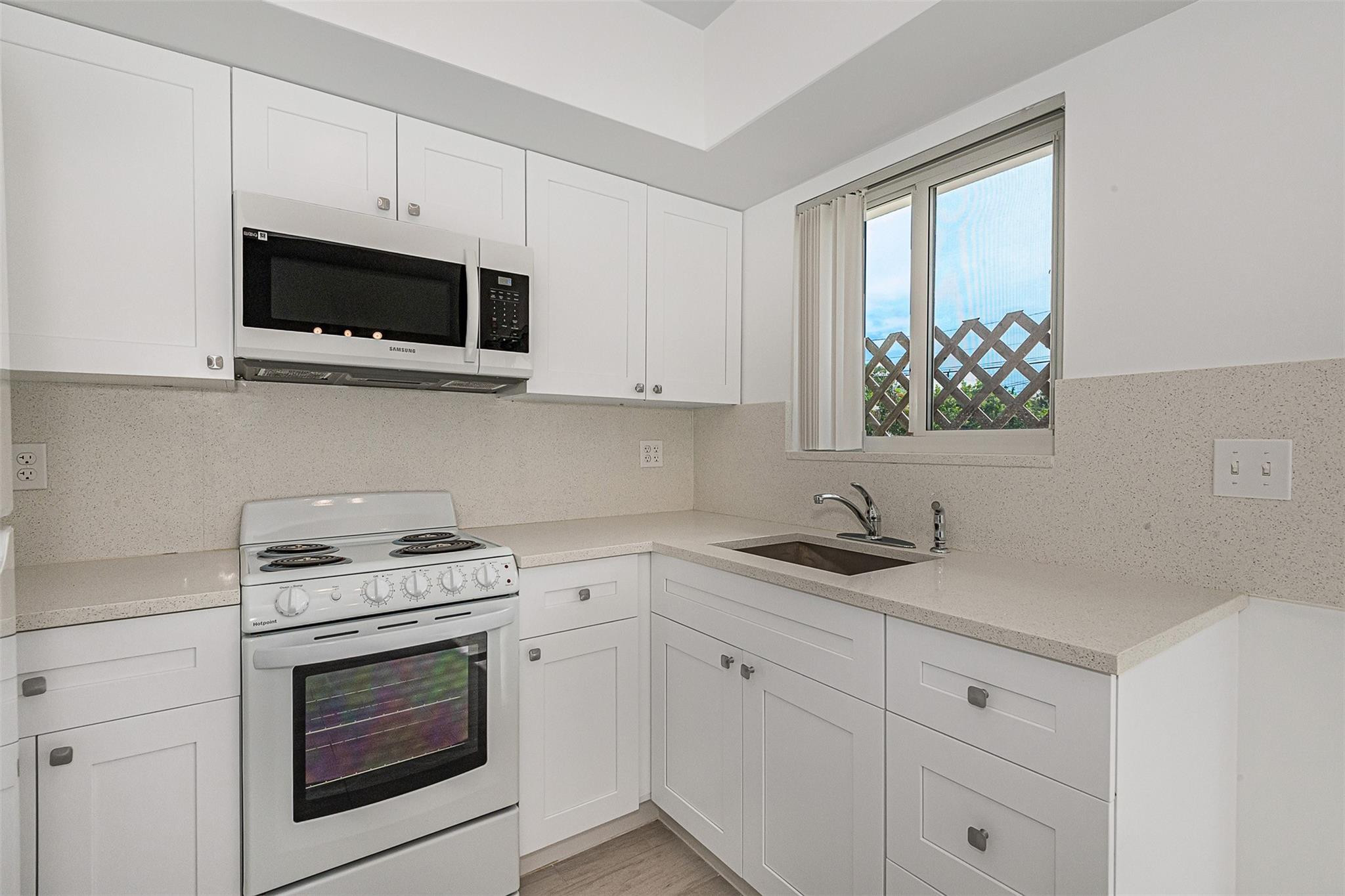 2160 NE 44th St #1-4