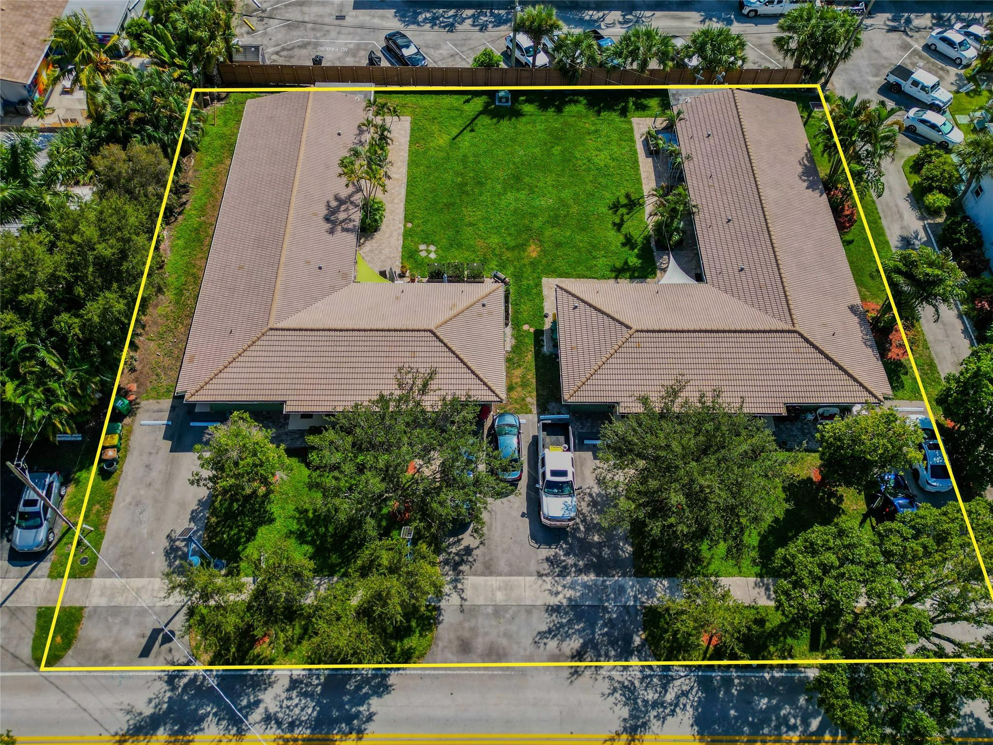 2160 NE 44th St #1-4