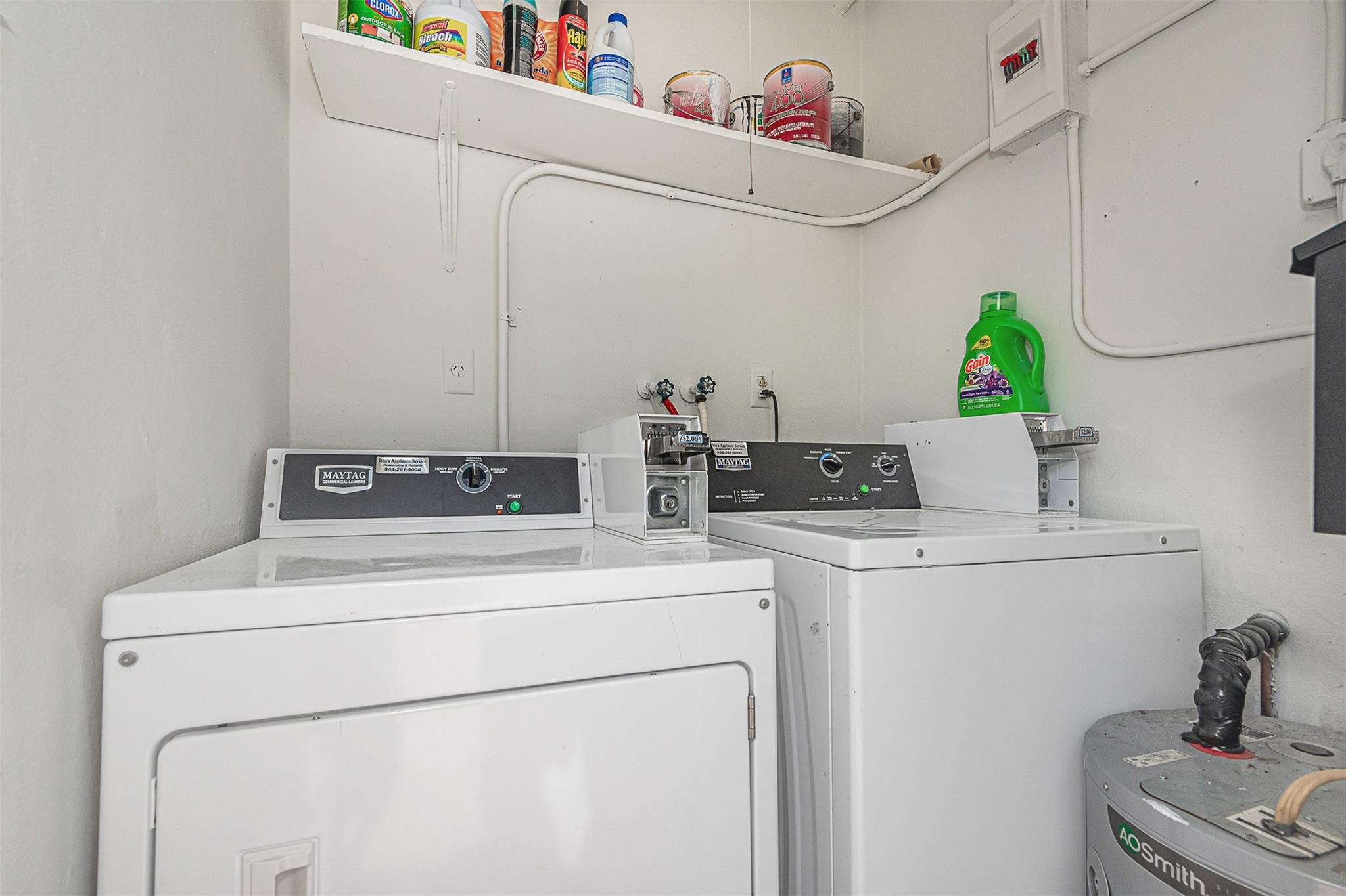 2160 NE 44th St #1-4