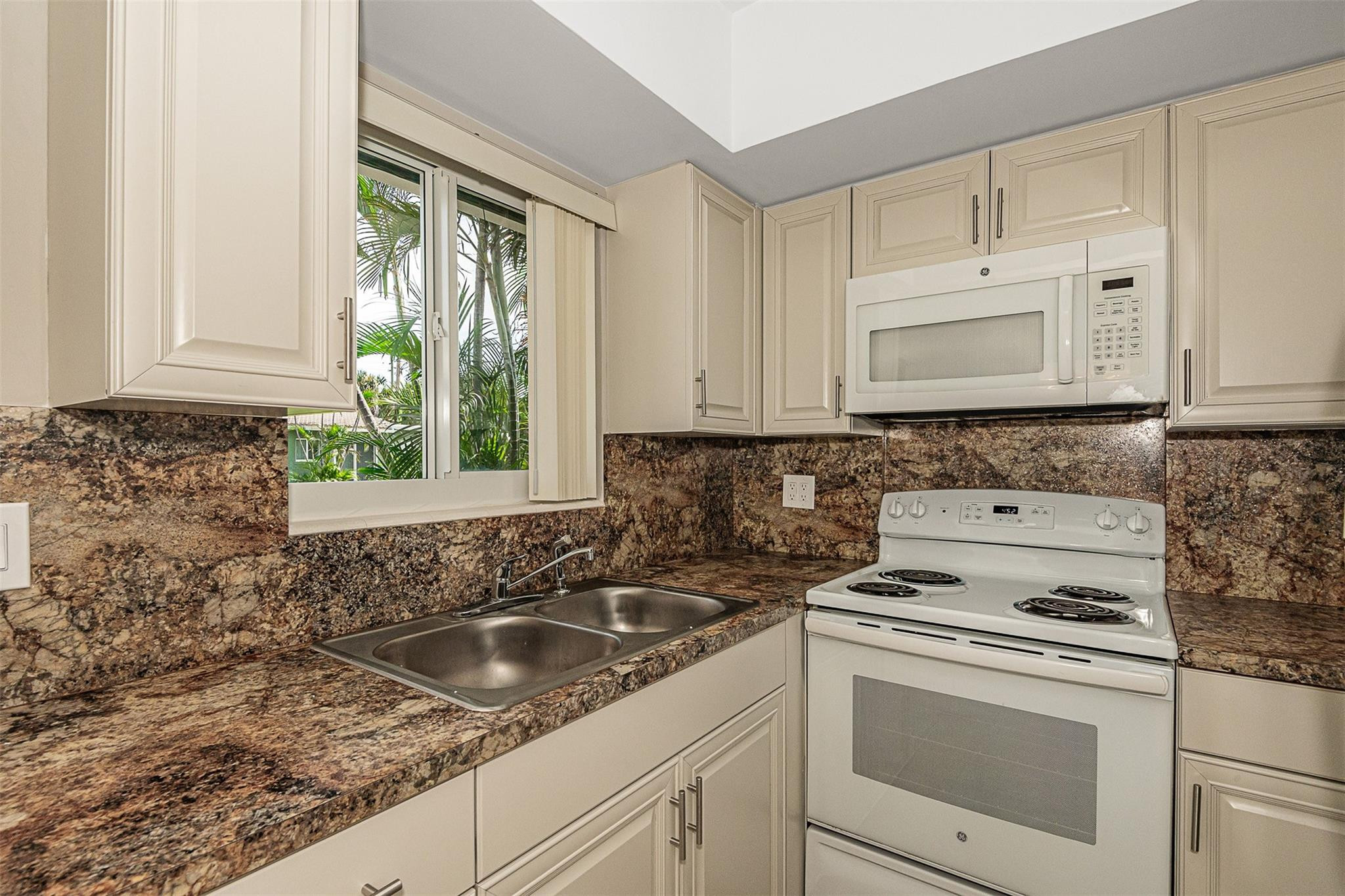 2160-2170 NE 44TH ST