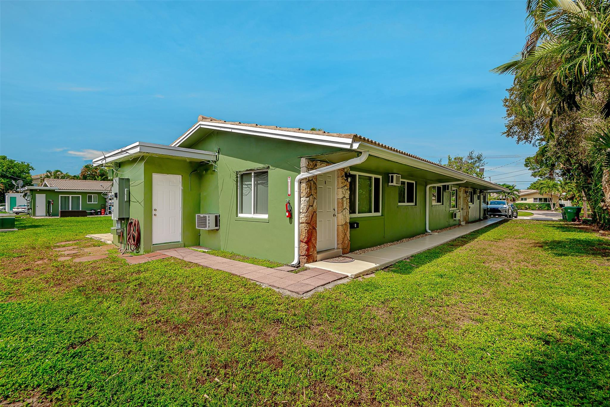 2160-2170 NE 44TH ST