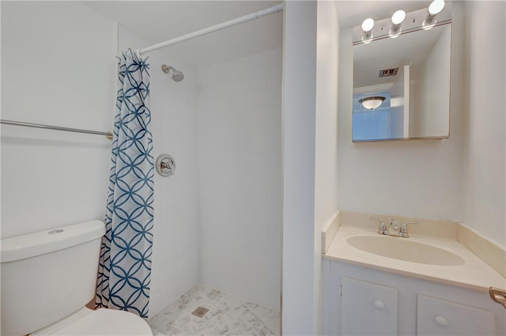 3105 NE 28th St Unit: 3A