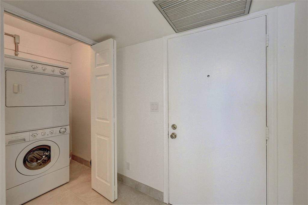 3105 NE 28th St Unit: 3A