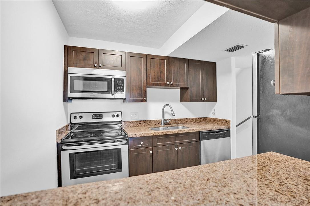 755 DOTTEREL RD 1303