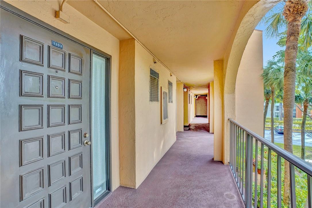 755 DOTTEREL RD 1303