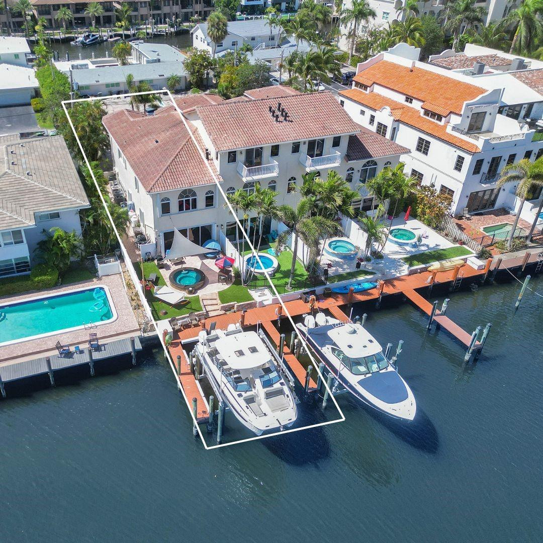 2741 NE 15TH ST 2741