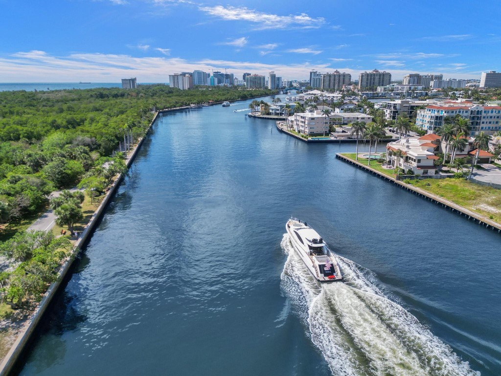 2741 NE 15TH ST 2741