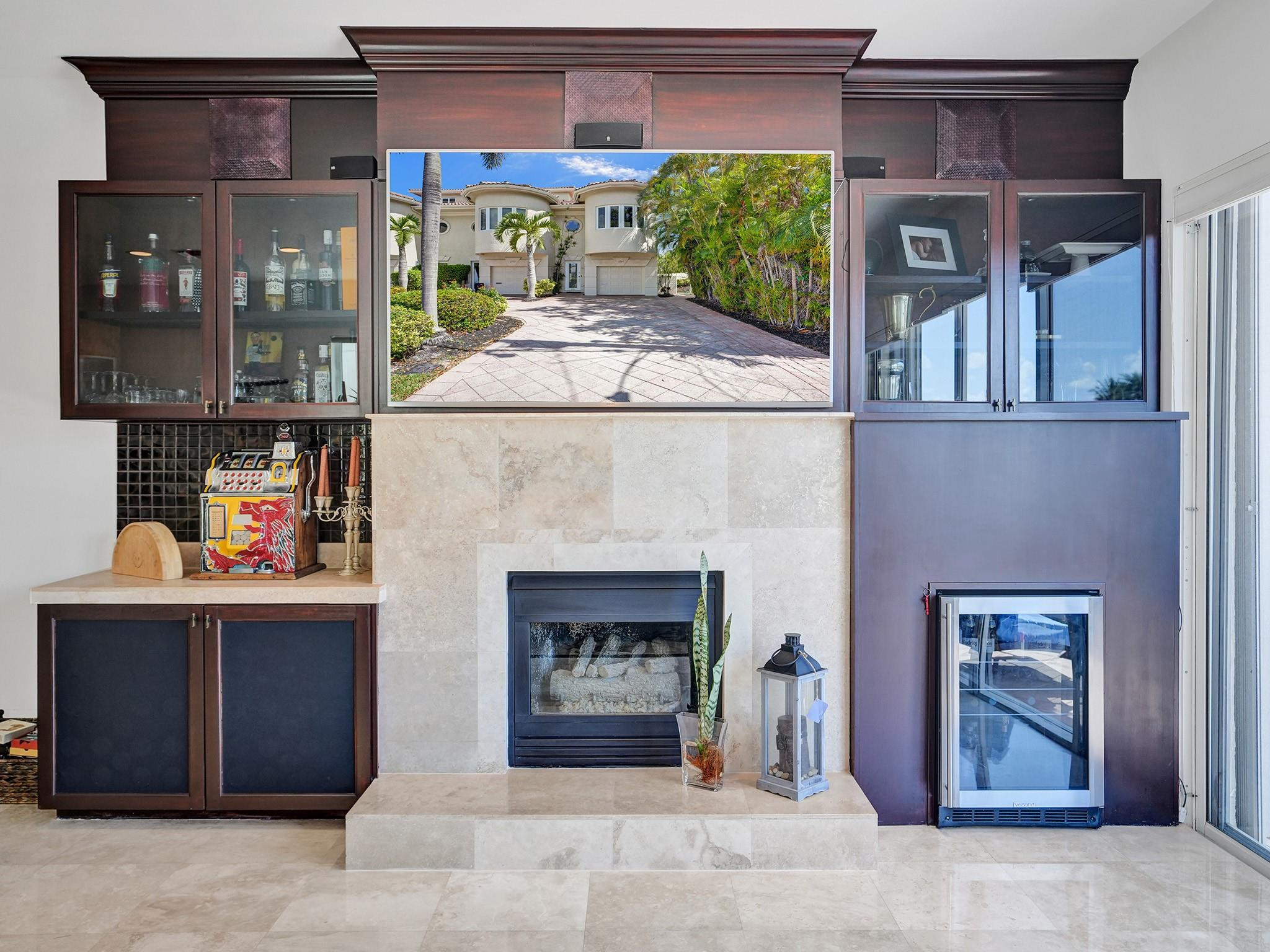 2741 NE 15TH ST 2741