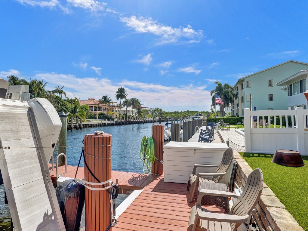 2741 NE 15TH ST 2741