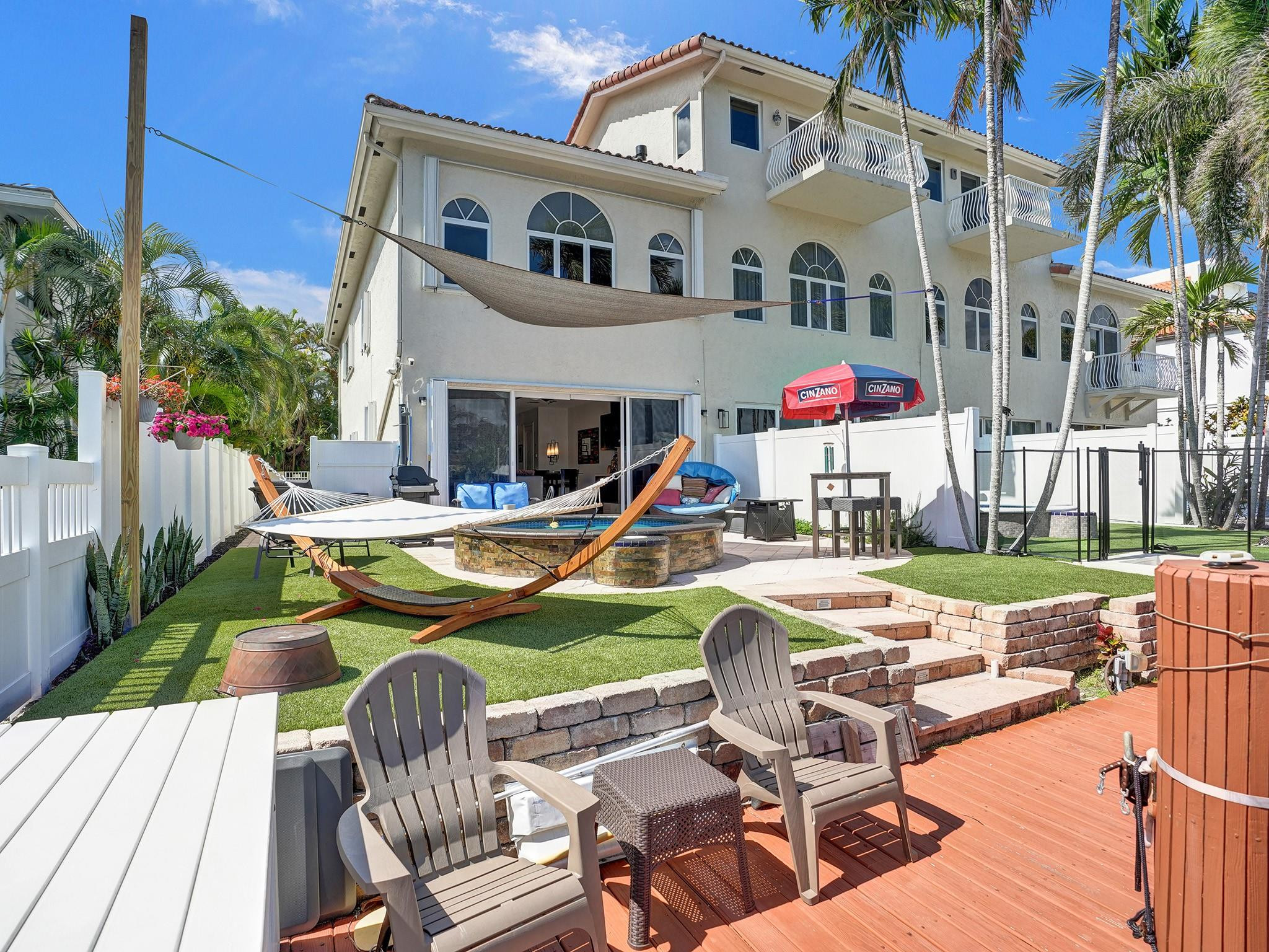 2741 NE 15TH ST 2741