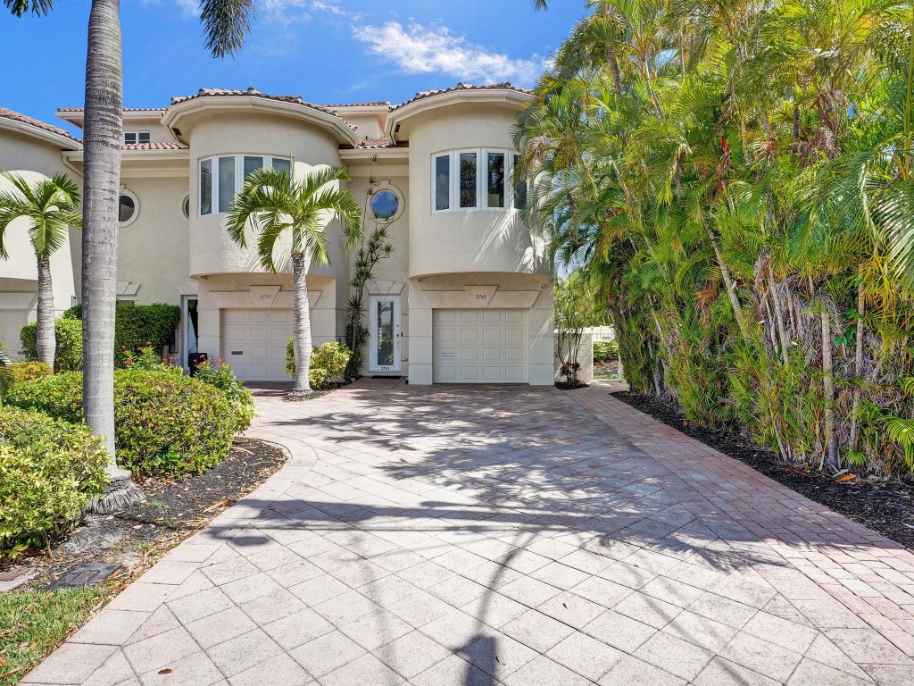 2741 NE 15TH ST 2741