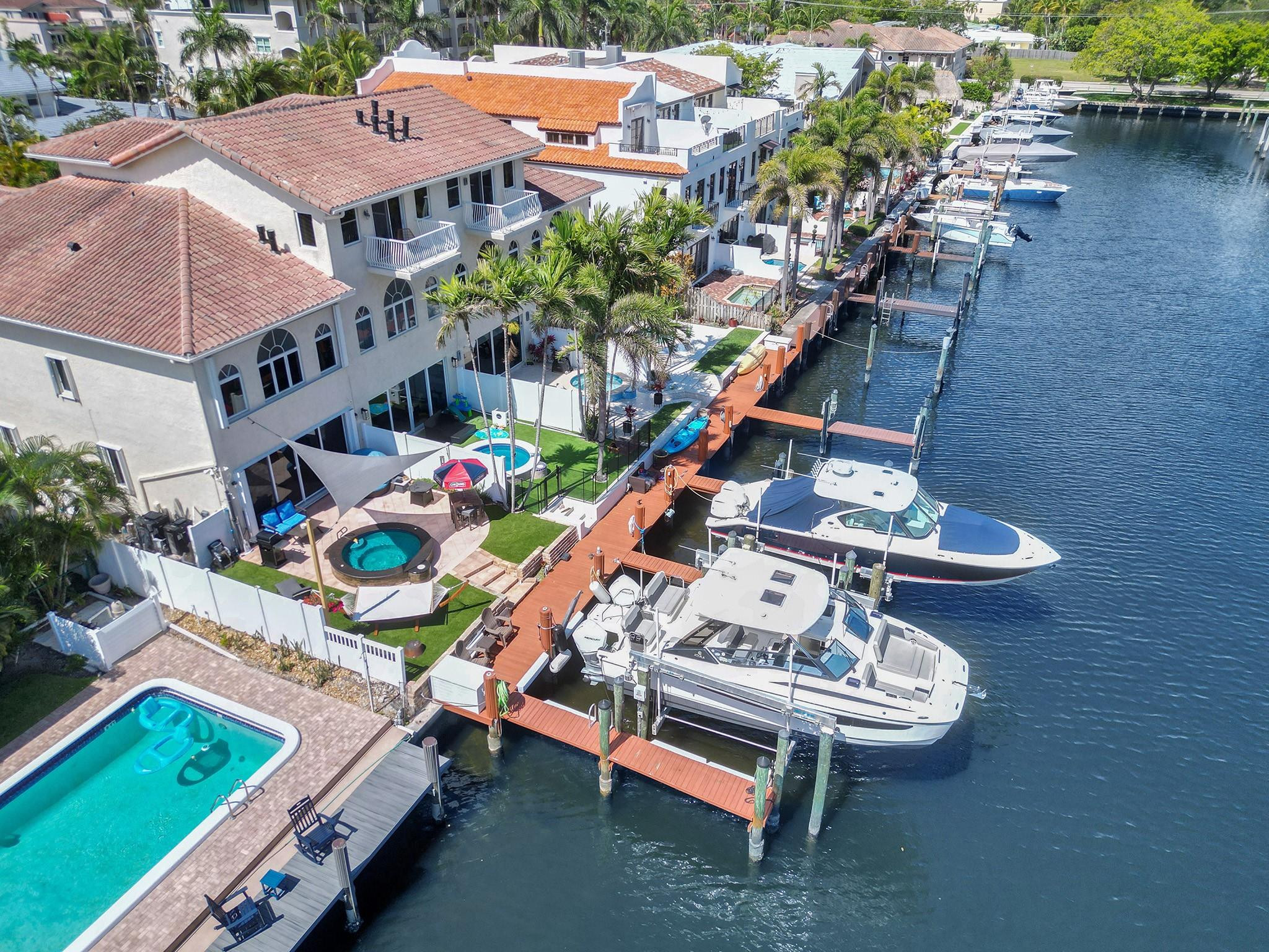 2741 NE 15TH ST 2741