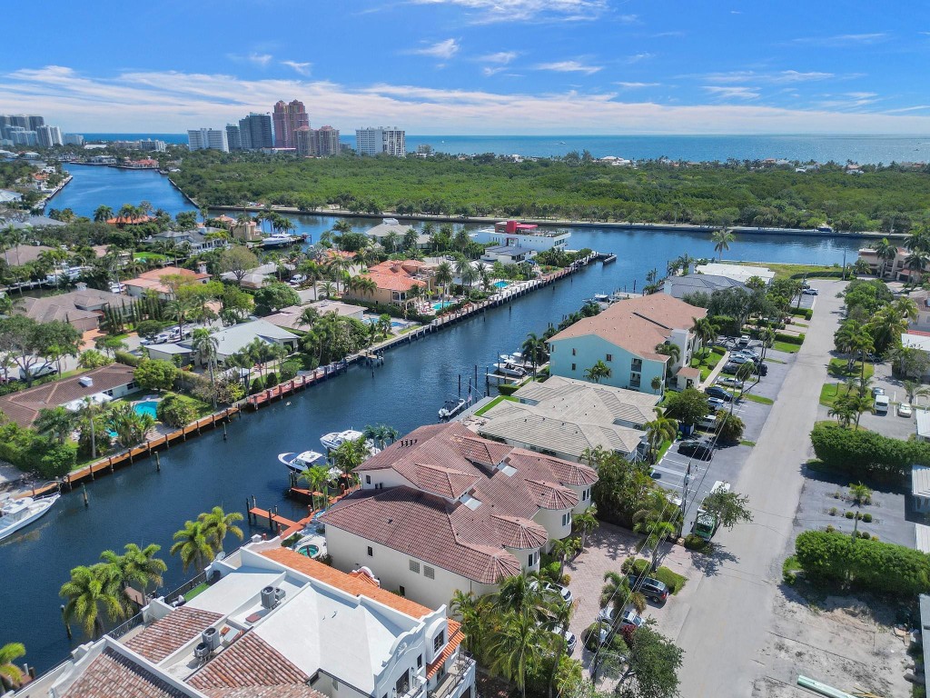 2741 NE 15TH ST 2741