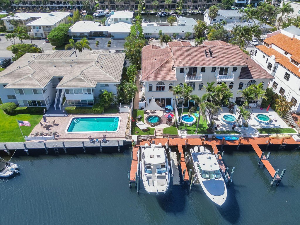 2741 NE 15TH ST 2741