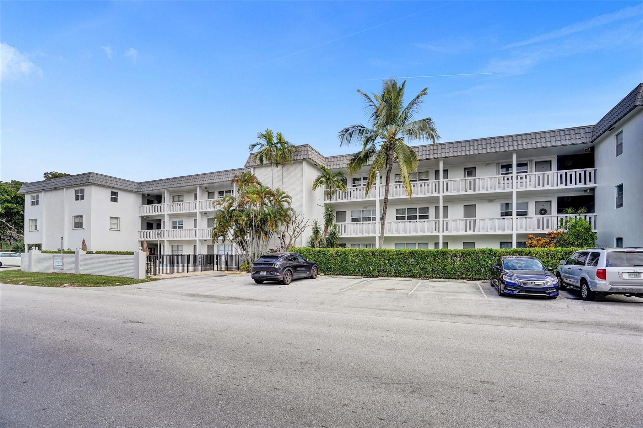 6200 NE 22 WY 312