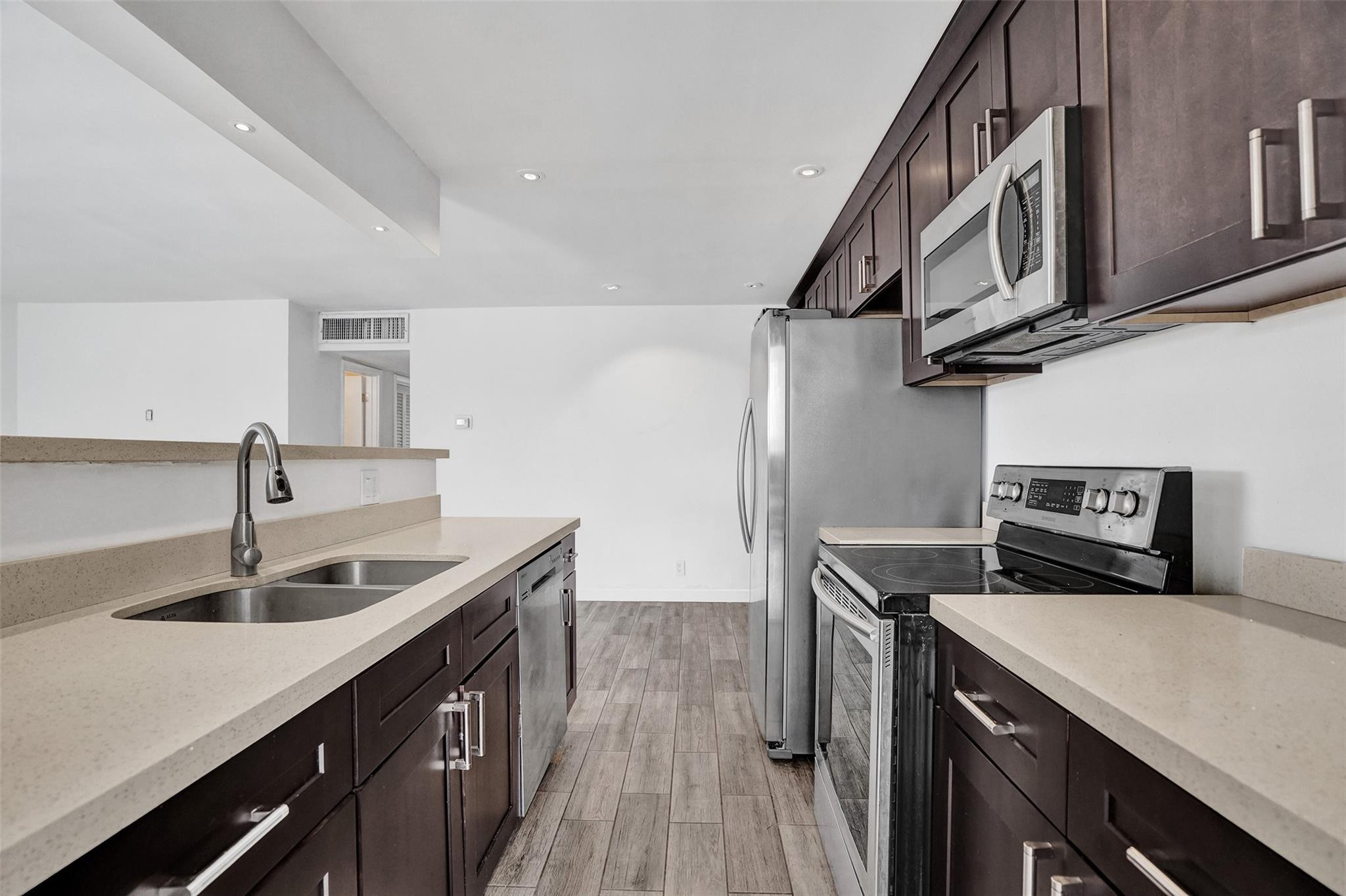 6200 NE 22 WY 312