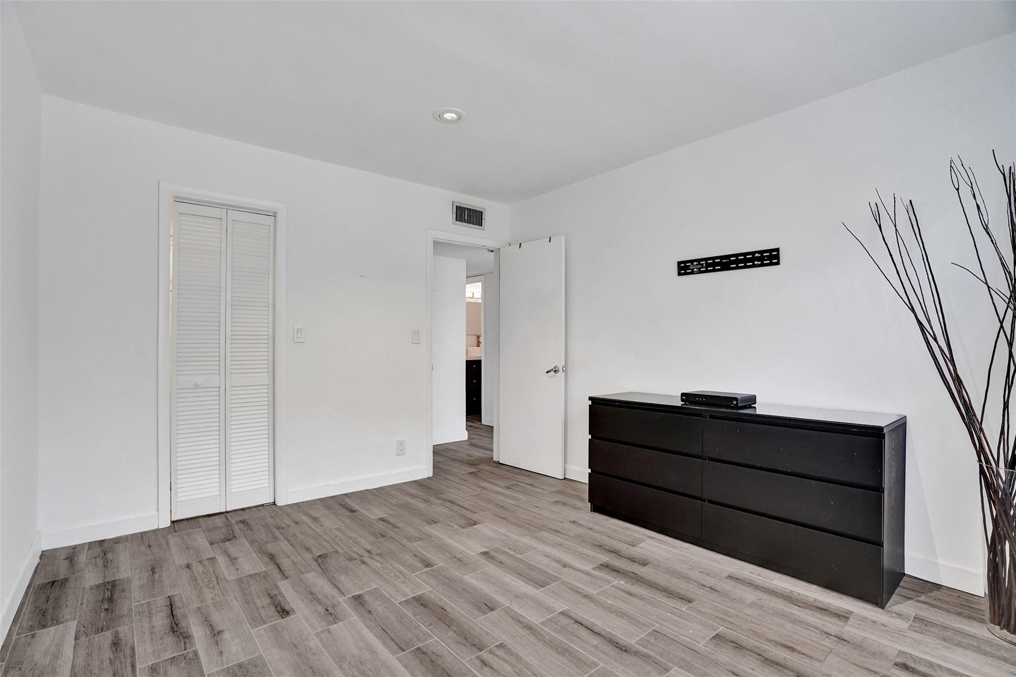 6200 NE 22 WY 312
