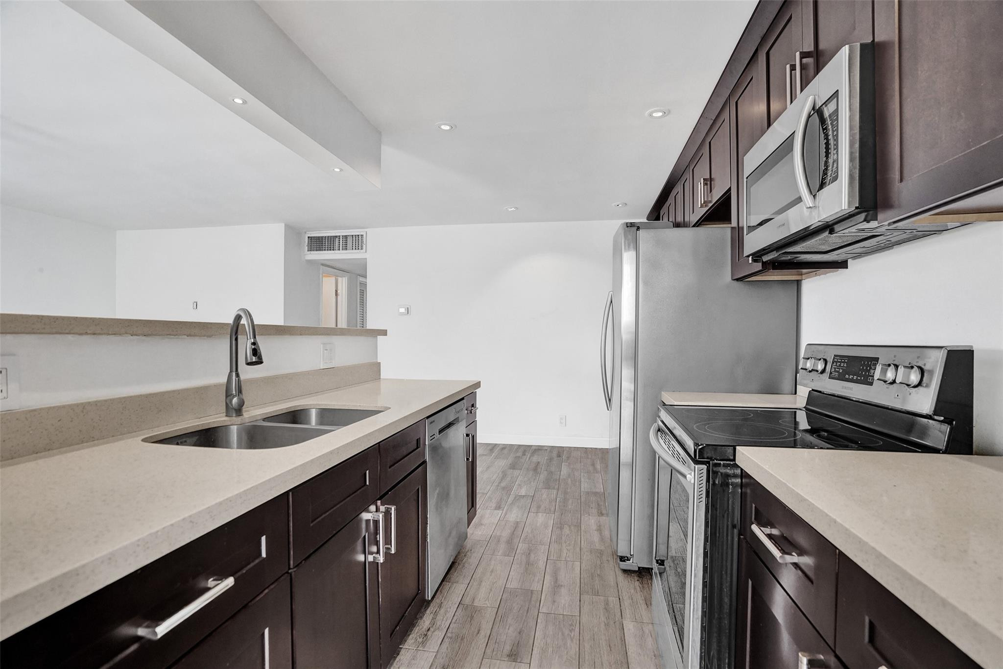 6200 NE 22 WY 312
