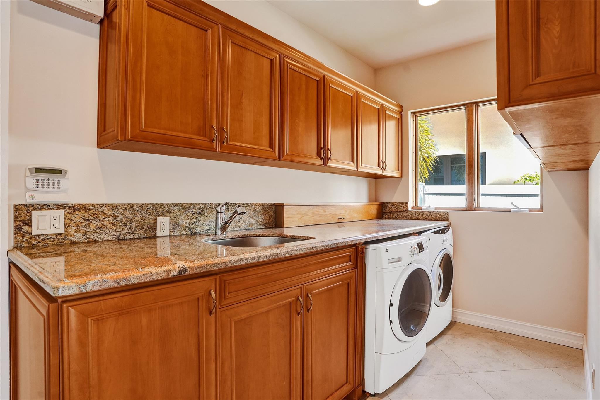 3061 NE 43rd Street