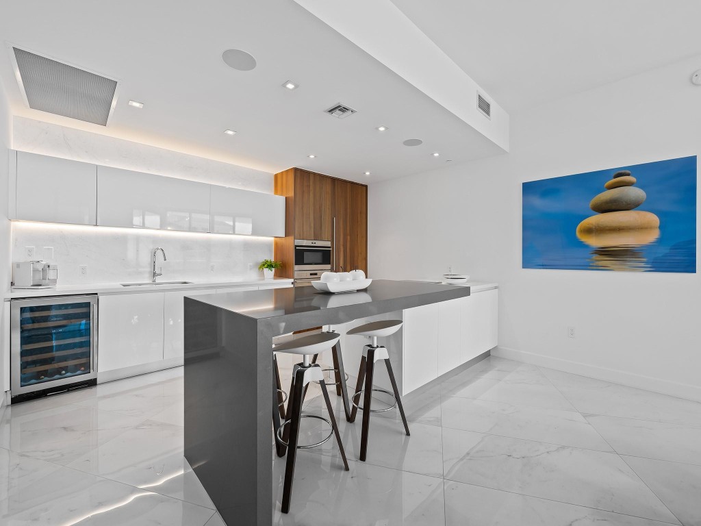 701 N Beach Blvd 1003