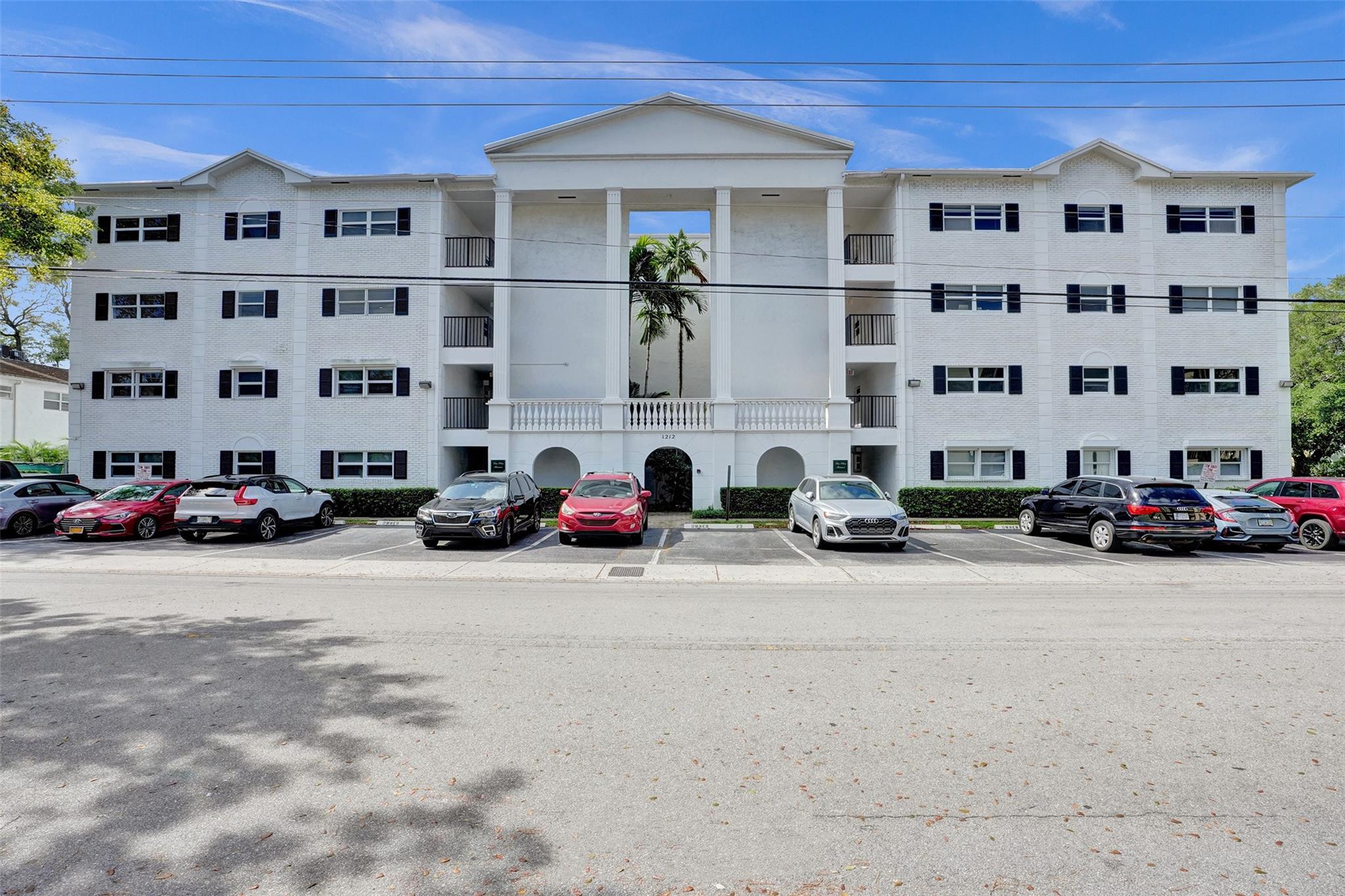 1212 SE 2nd Ct 201