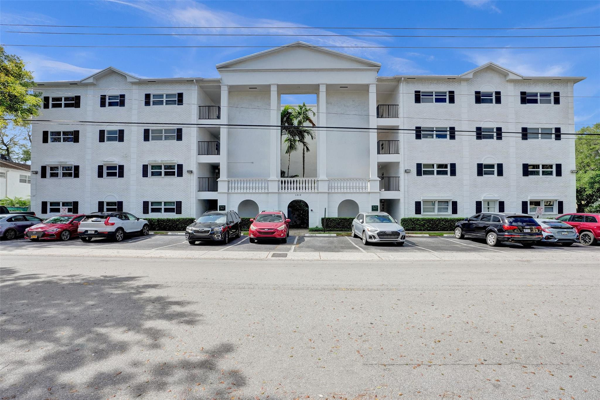 1212 SE 2nd Ct 201