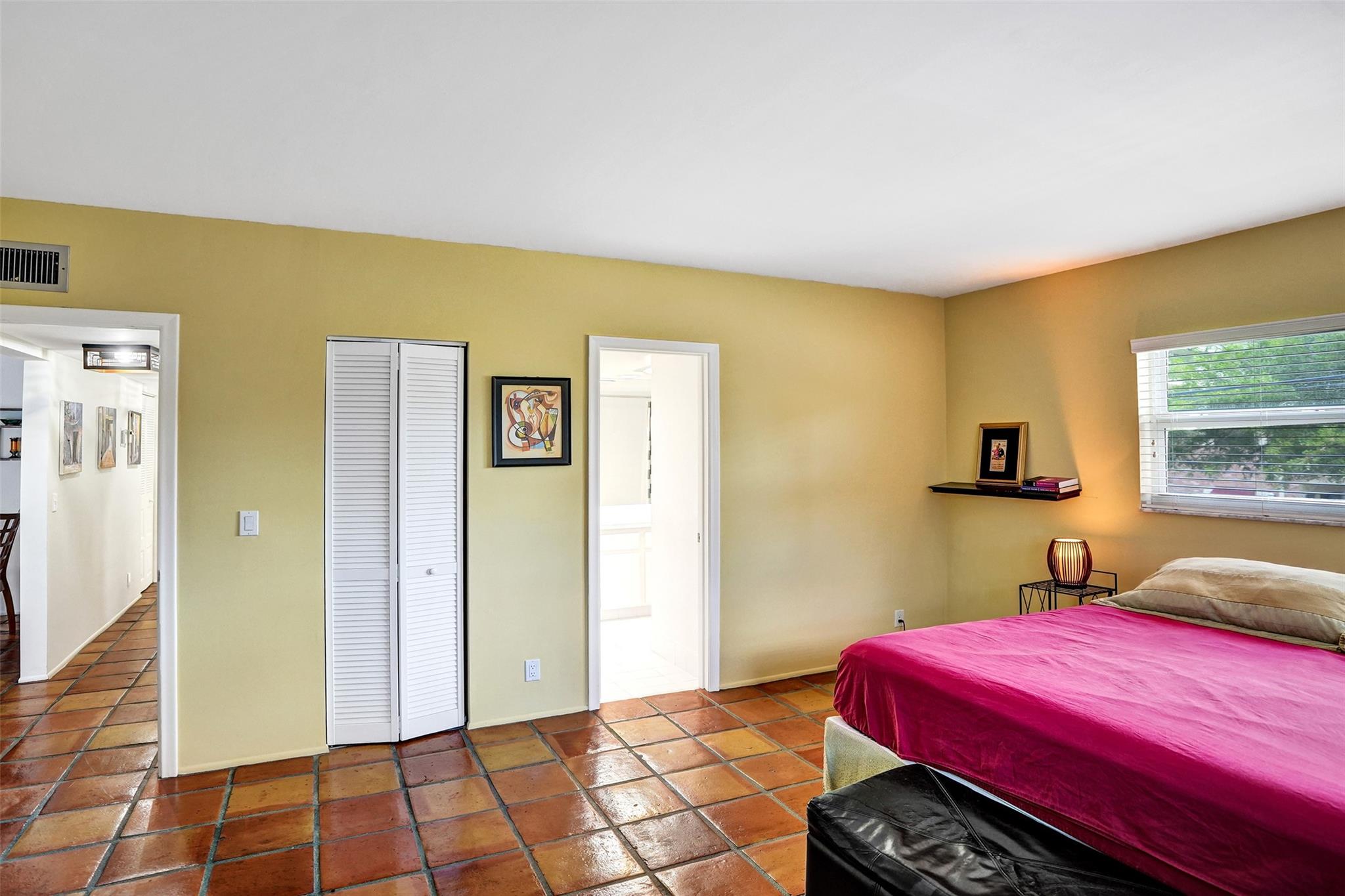 1212 SE 2nd Ct 201