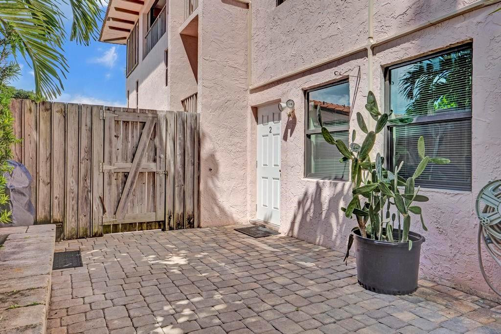 4620 Bougainvilla Dr 2