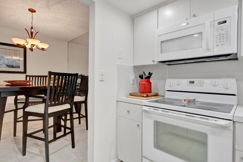 4620 Bougainvilla Dr 2