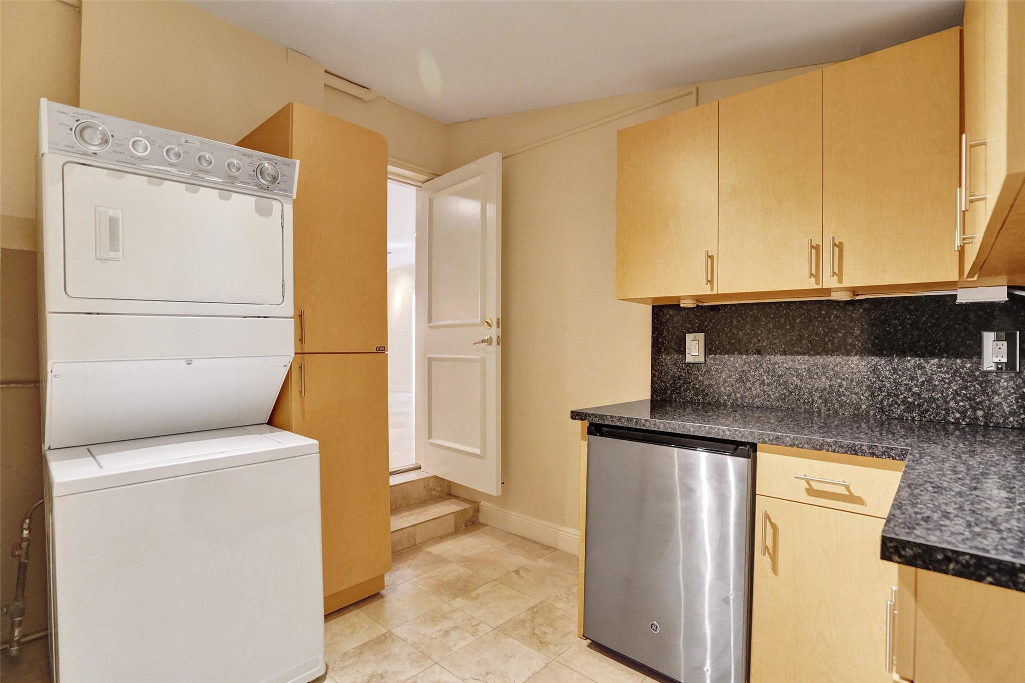 1108 N RIO VISTA BL
