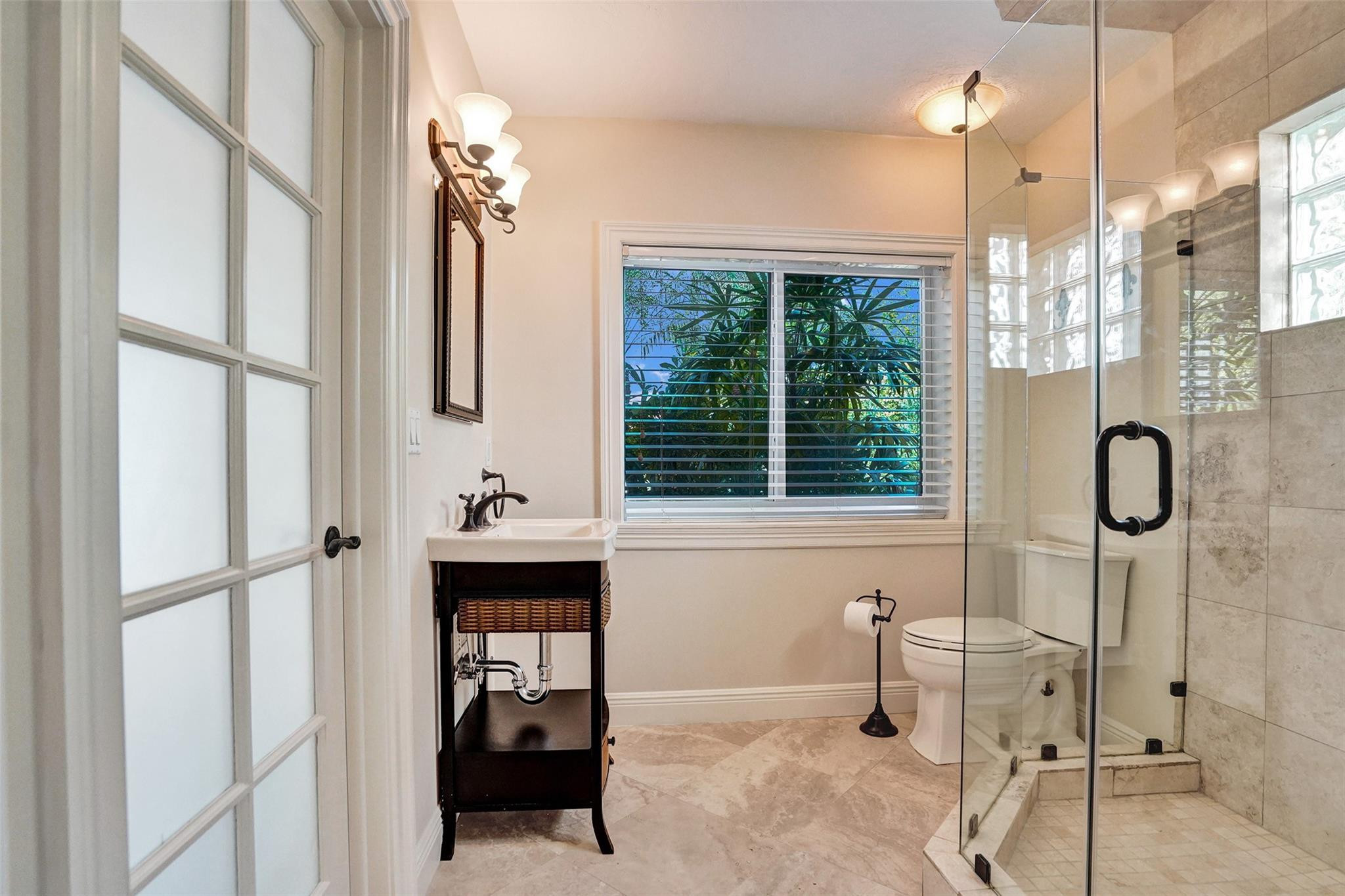 1108 N RIO VISTA BL