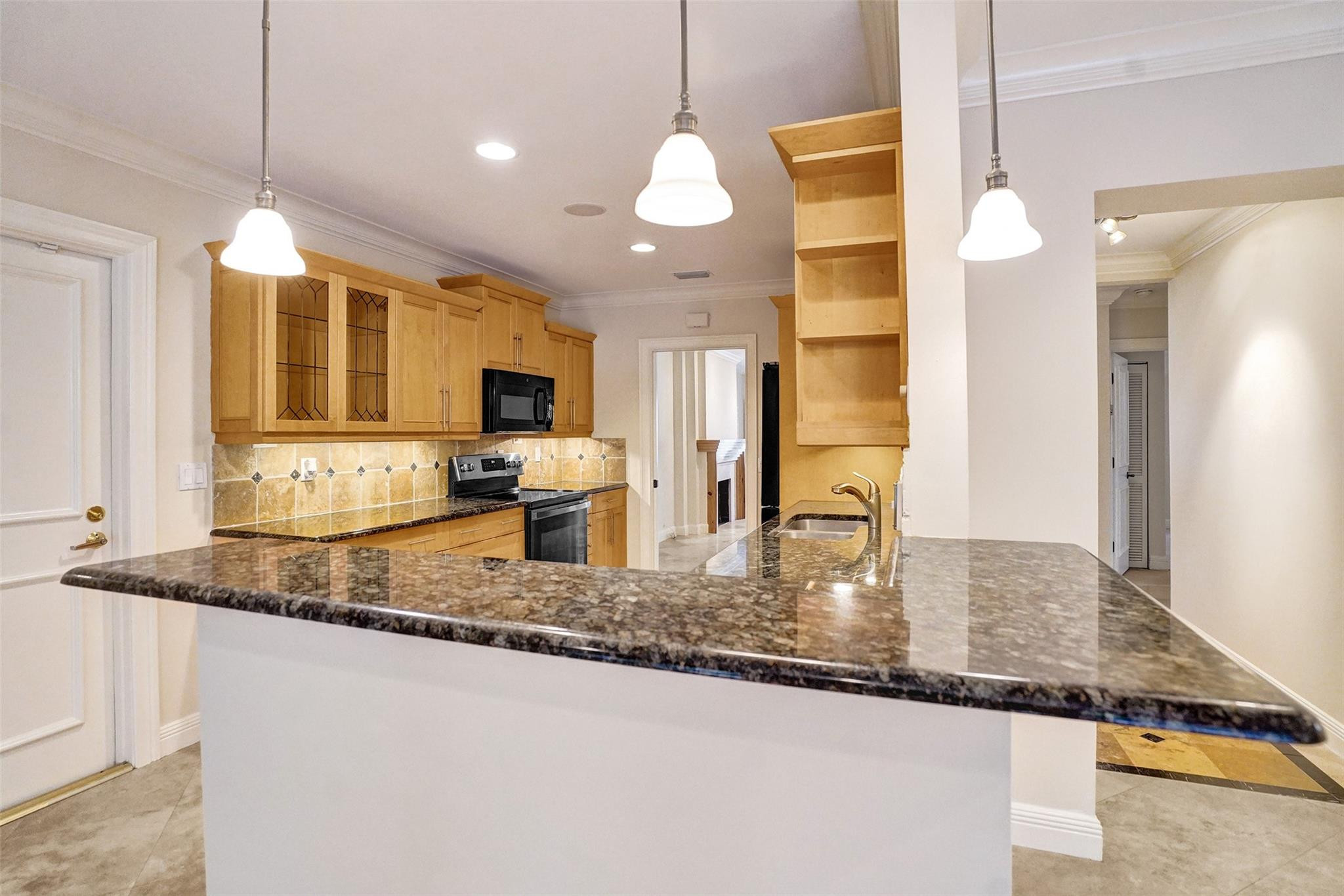 1108 N RIO VISTA BL