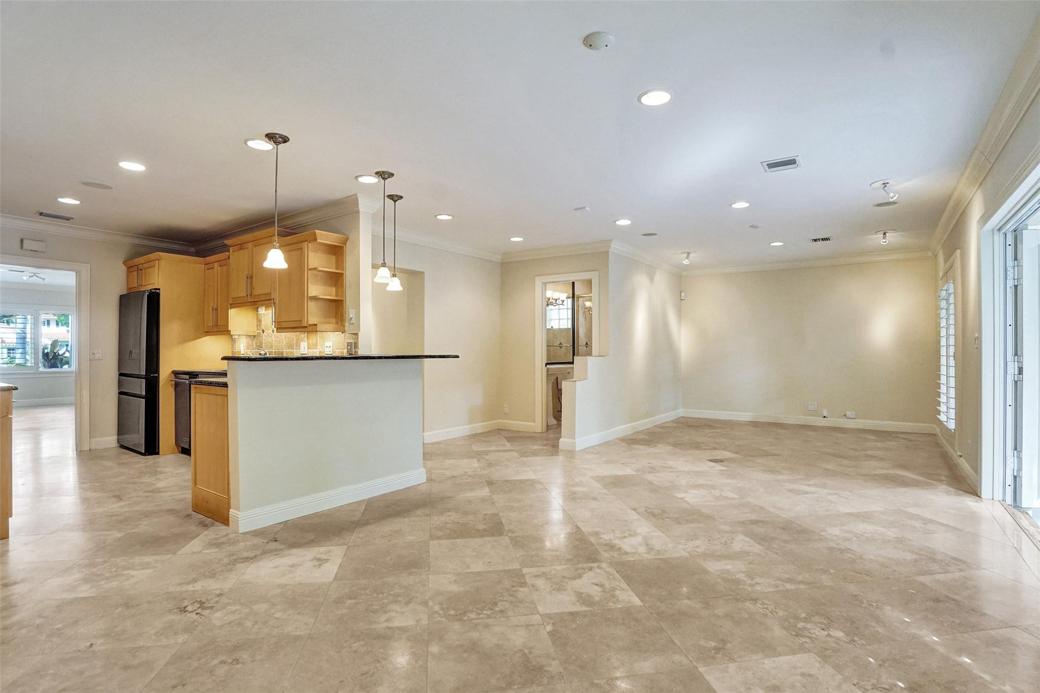 1108 N RIO VISTA BL