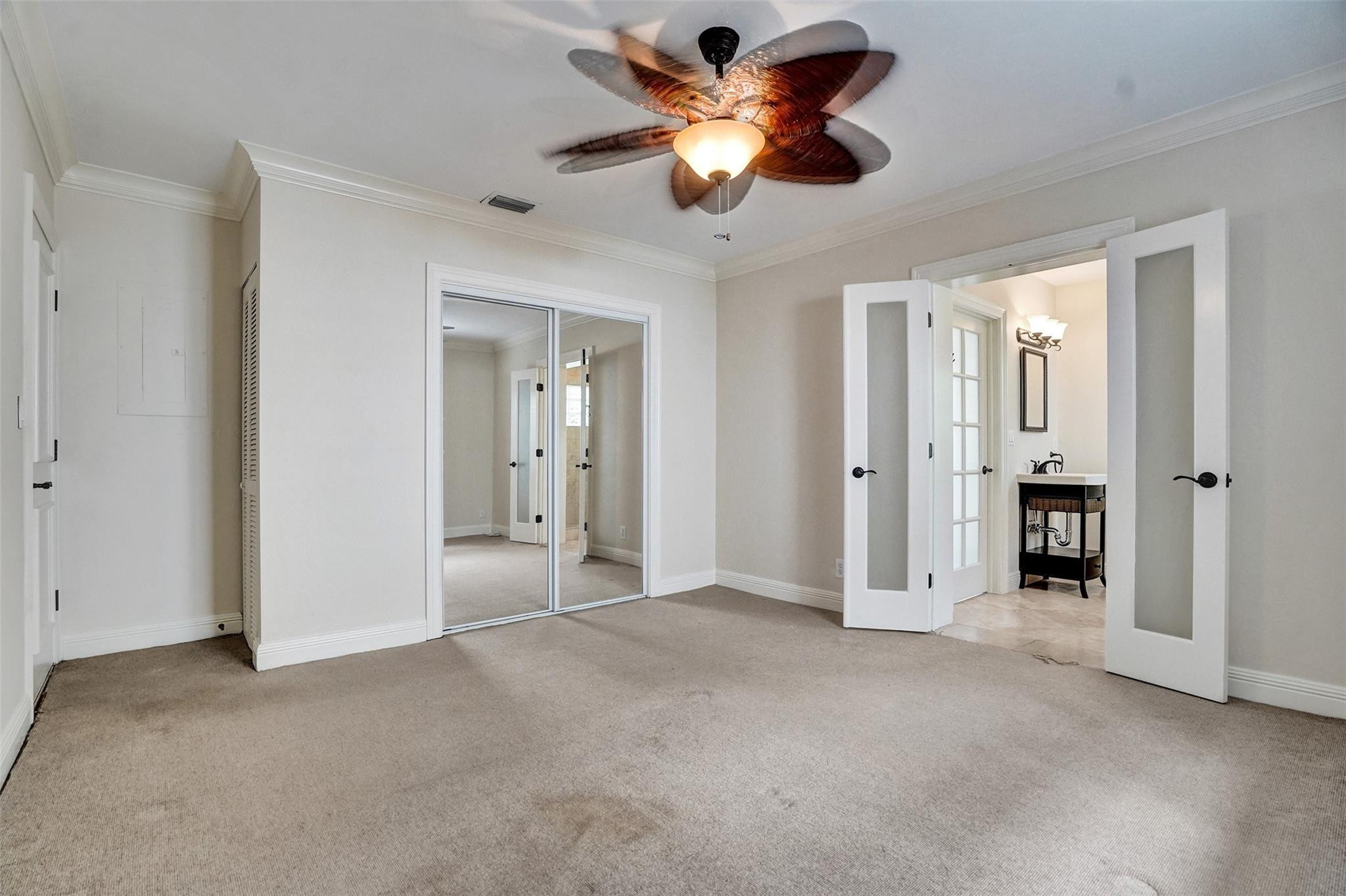 1108 N RIO VISTA BL
