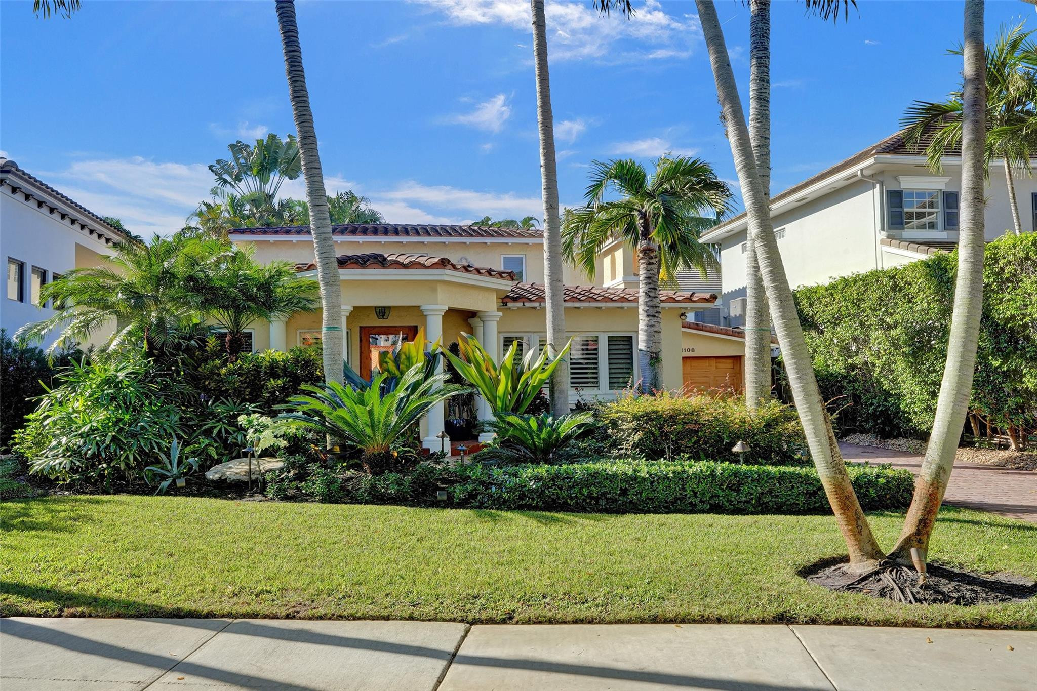 1108 N RIO VISTA BL