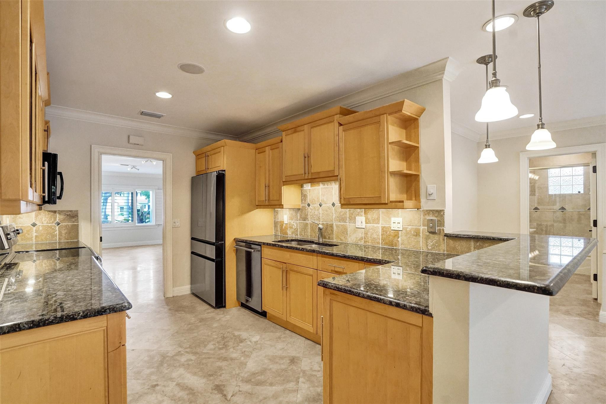 1108 N RIO VISTA BL
