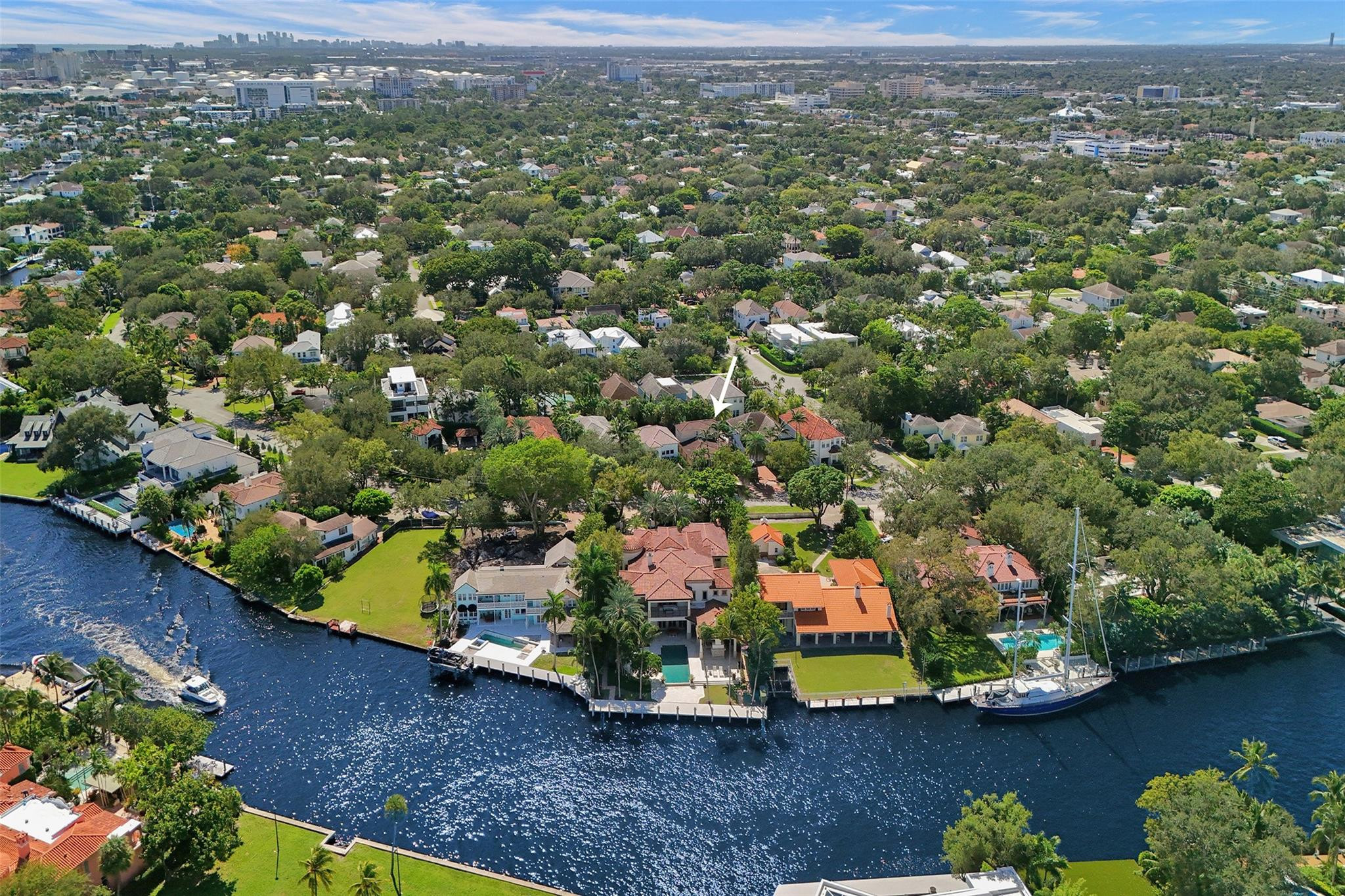 1108 N RIO VISTA BL